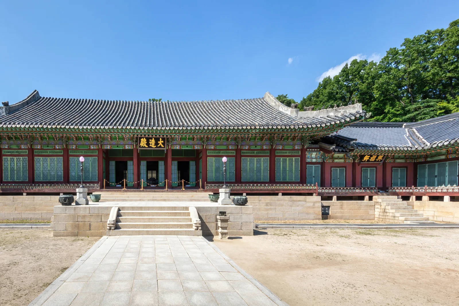 Editorial travel view for Seoul Palace Closed-Day Backup Route: Flexible Heritage Itinerary