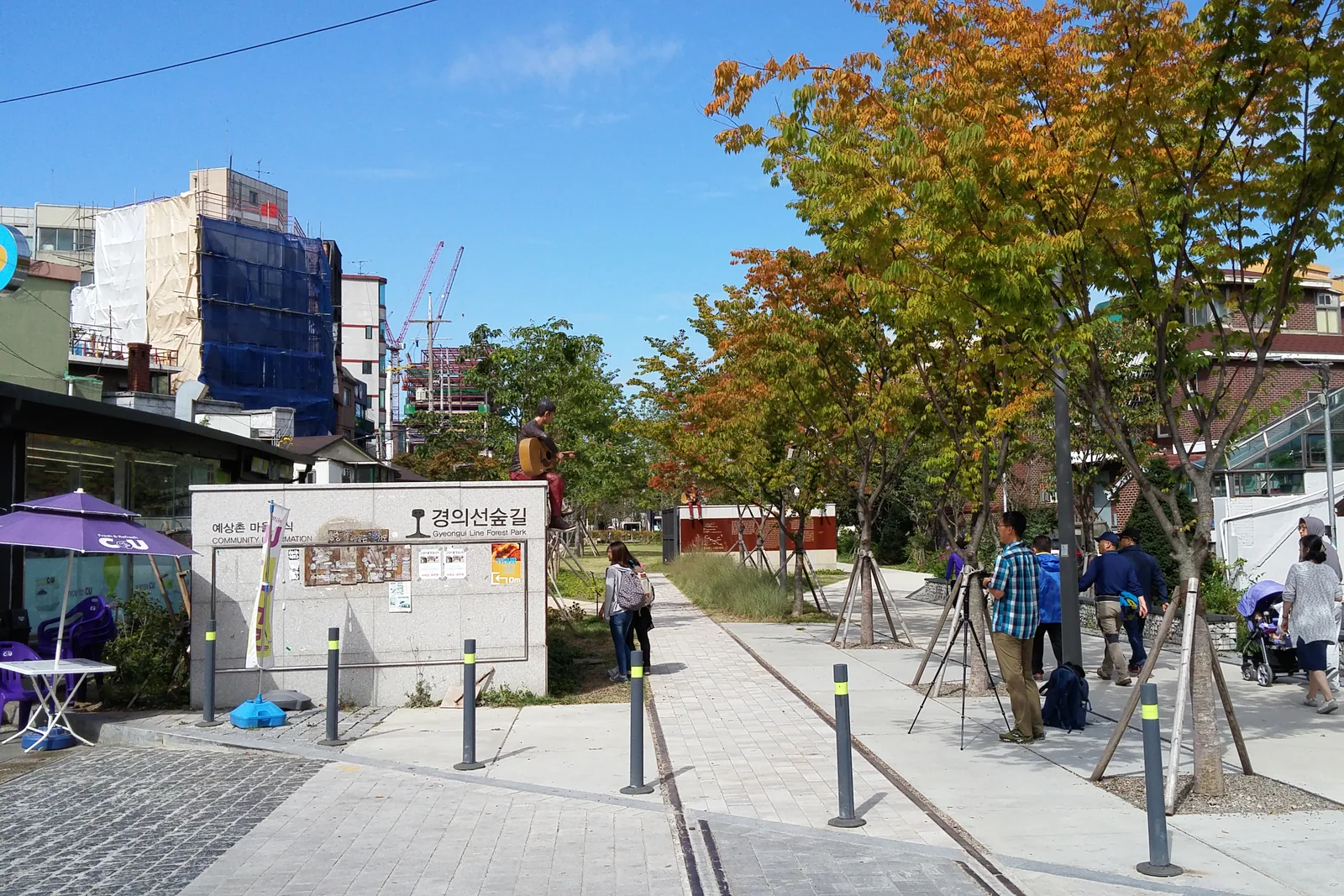 Editorial travel view for Hongik University Station Arrival Guide